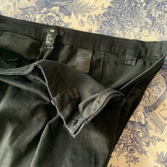 H&M Women’s Black Flat Front Side Zip Ankle Pants Stretch Cotton Blend Size 14 - Picture 7 of 7